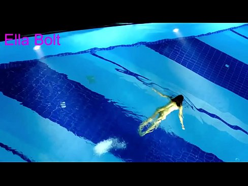 ❤️ Saya tidak boleh berhenti menonton, berambut perang muda ditangkap berenang bogel di kolam peranginan ELLA BOLT ☑ Lucah Rusia pada ms.porngameshub.ru ﹏